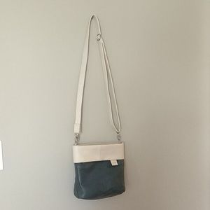 Cross-shoulder purse
